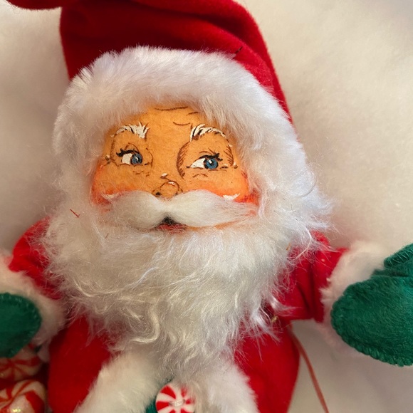 ANNALEE Collectible Santa  9” Peppermint Santa with Basket - Picture 4 of 14